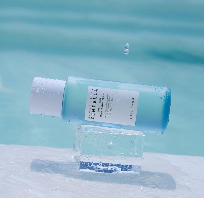 Skin1004 Hyalucica Brightening Toner Tonique hydratant pour la peau à la centella de Madagascar